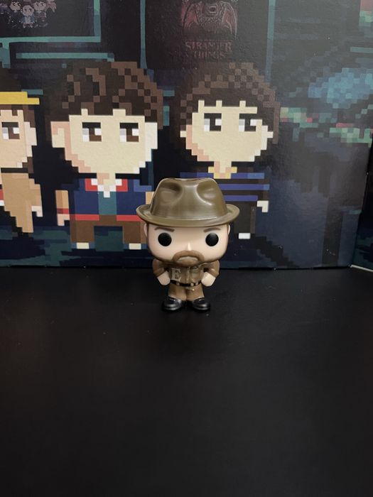 Stranger things kinder joy