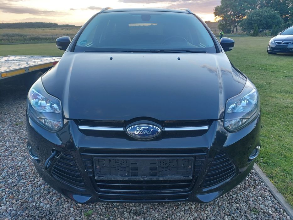 Uszkodzony Ford Focus Mk3 1.0 125 km
