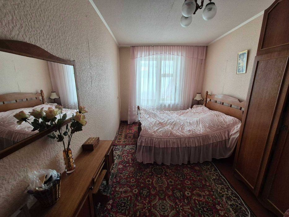 Продається 3-кімнатна квартира по вул. Стависька