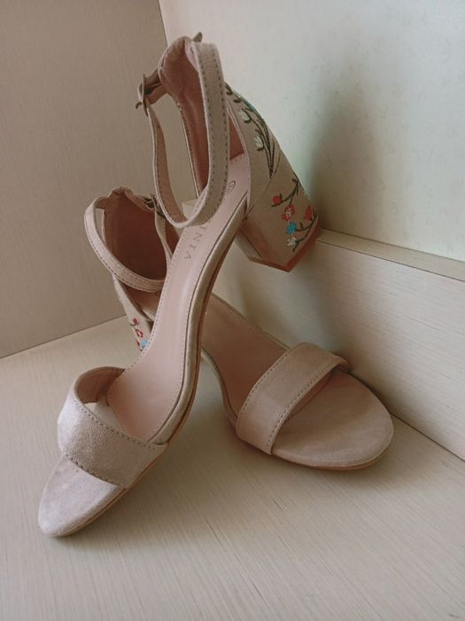 Босоножки 39 р, натуральный замш