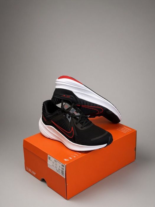 Продам кросівки Nike Quest 5