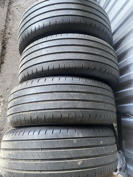 Резина гудієр 235»55»18 з європи