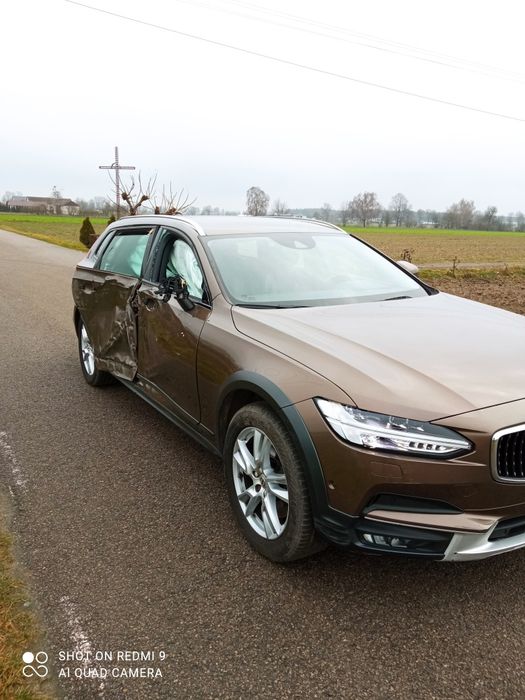 Volvo v90 cross country świeżo sprowadzony
