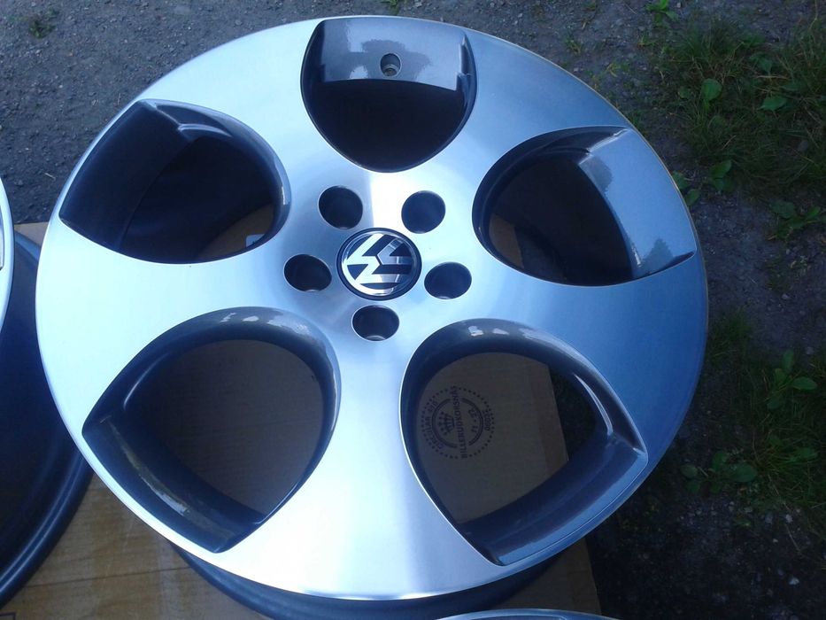 nowe felgi r18 szare volkswagen gti golf caddy passat arteon sharan