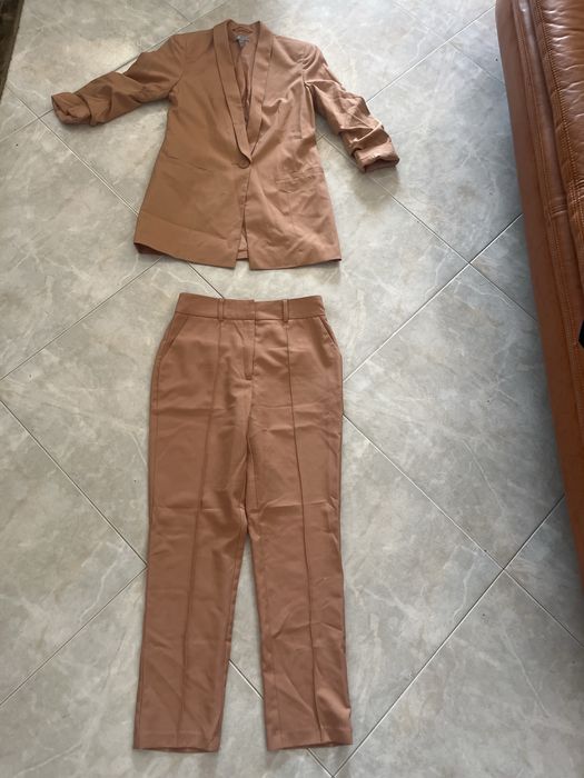 Fato castanho claro de mulher da ASOS