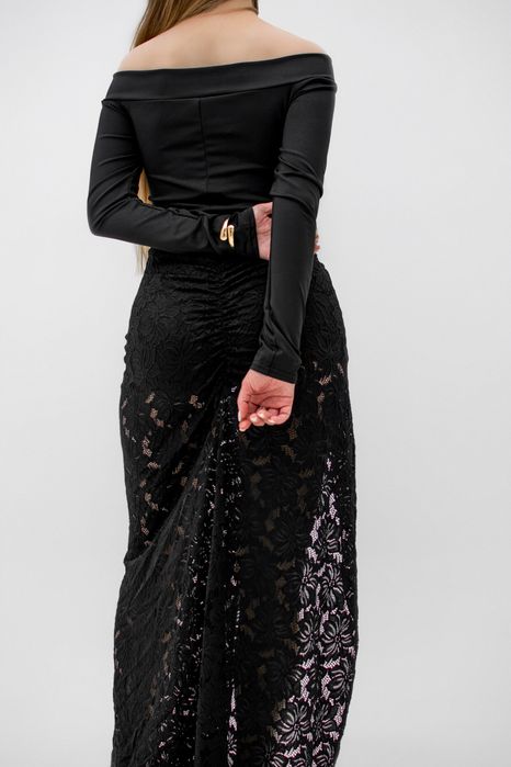 Мереживний комплект з комбінезоном та мереживною спідницею