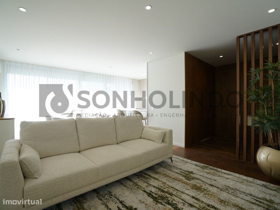 Apartamento T2 novo com varanda, exposição solar a nascente garagem...