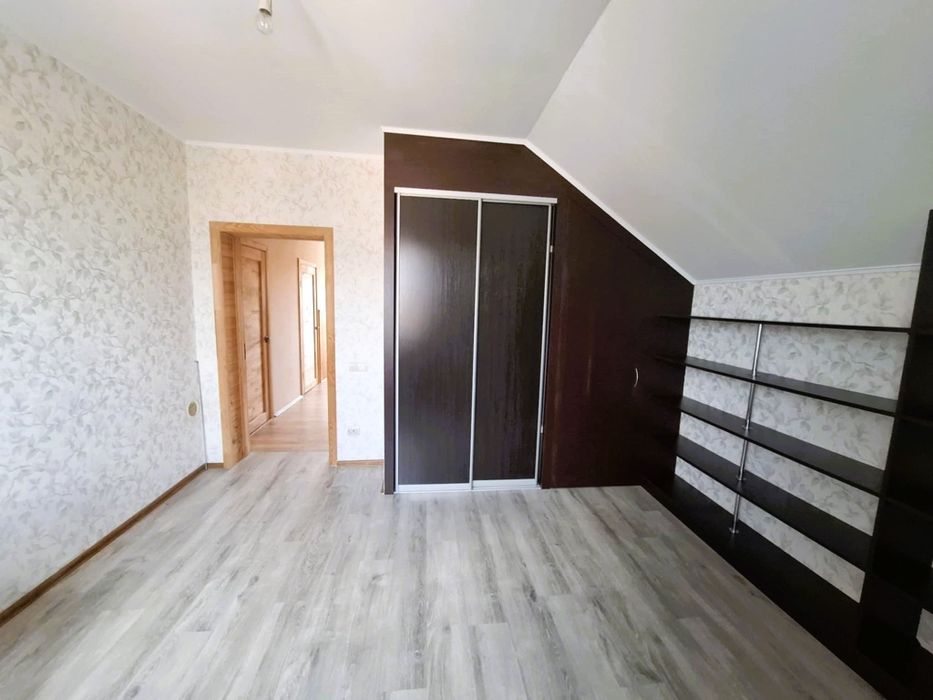 Буча. Сучасний будинок з ремонтом