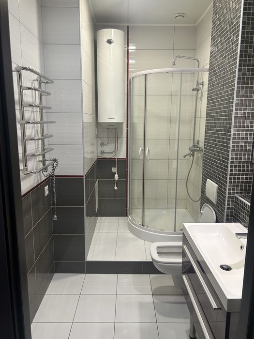 Довгострокова оренда 1 кімнатноі  квартири Жилянська 118