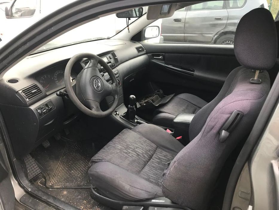 Toyota Corolla 2.0 D-4D Van 2002 - Para Peças