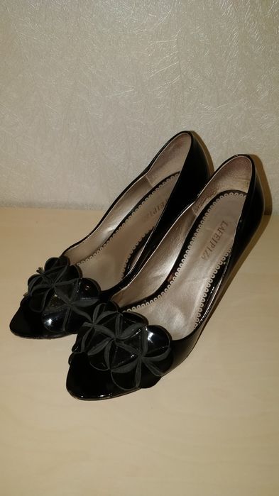 Туфли на шпильке, 39-й размер