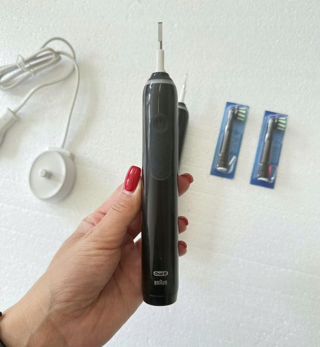 2x szczoteczka elektryczna oral-b pro 3 3900 + końcówki