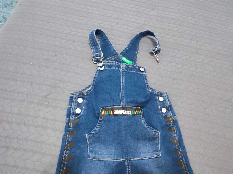 Calças e jardineiras de menino