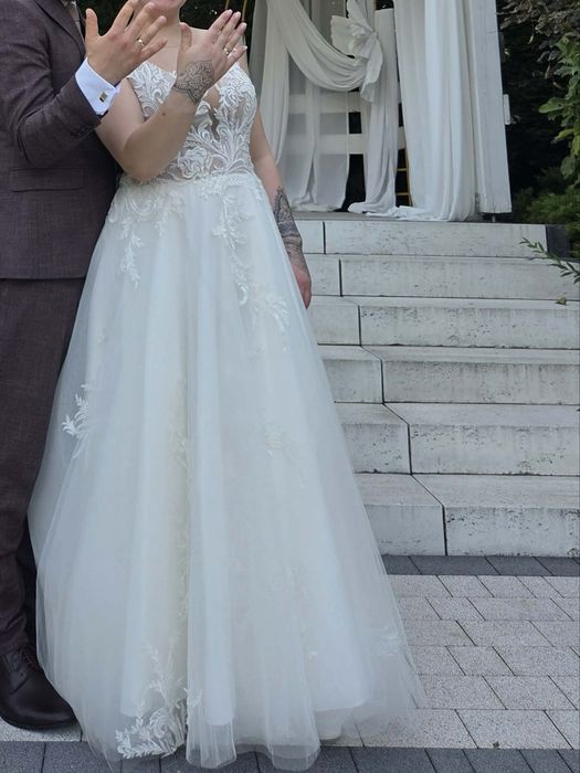 Suknia ślubna + długi welon