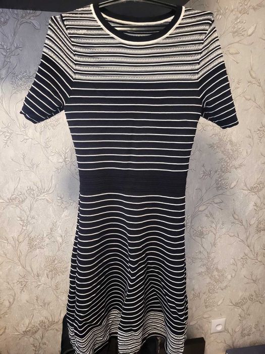 Продам женские платья