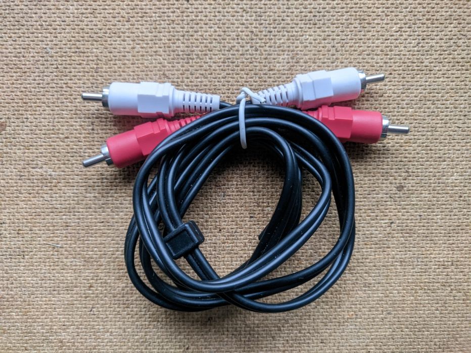 Шнуры разны,переходники для аудио техники.