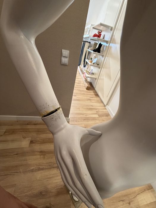 Manequim feminino branco mate