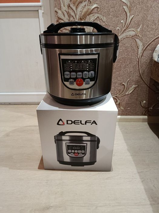 Мультиварка в гарному стані на 4 л