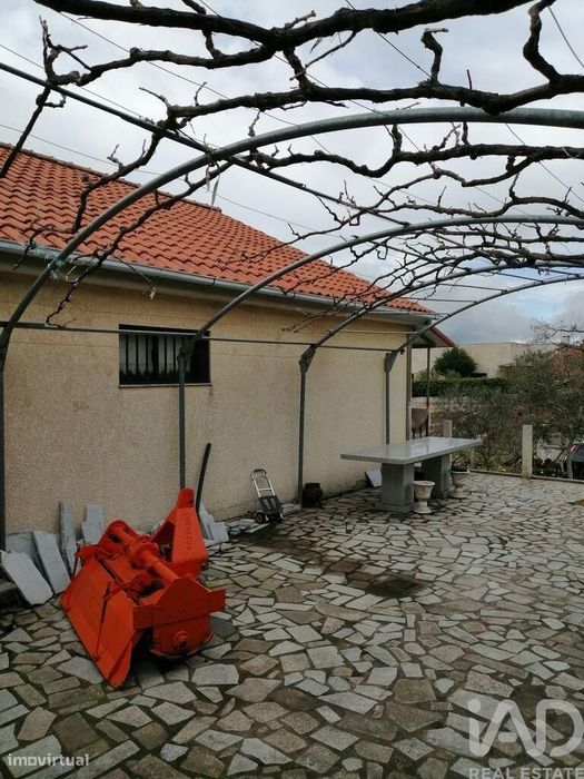 Prédio T4 em Loivos e Póvoa de Agrações de 550,00 m2