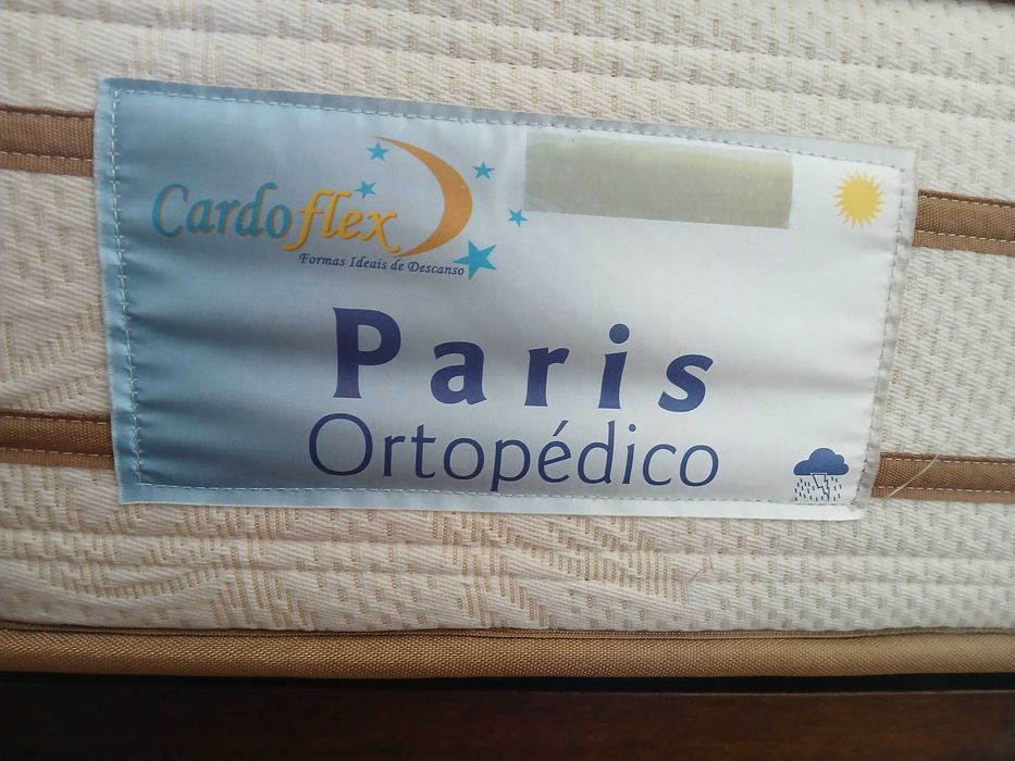 Vende-se mobilia de quarto completa estilo D. Joao V