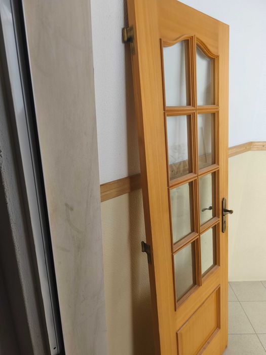 Conjunto 5 portas interiores madeira cor carvalho (2 com vidro)