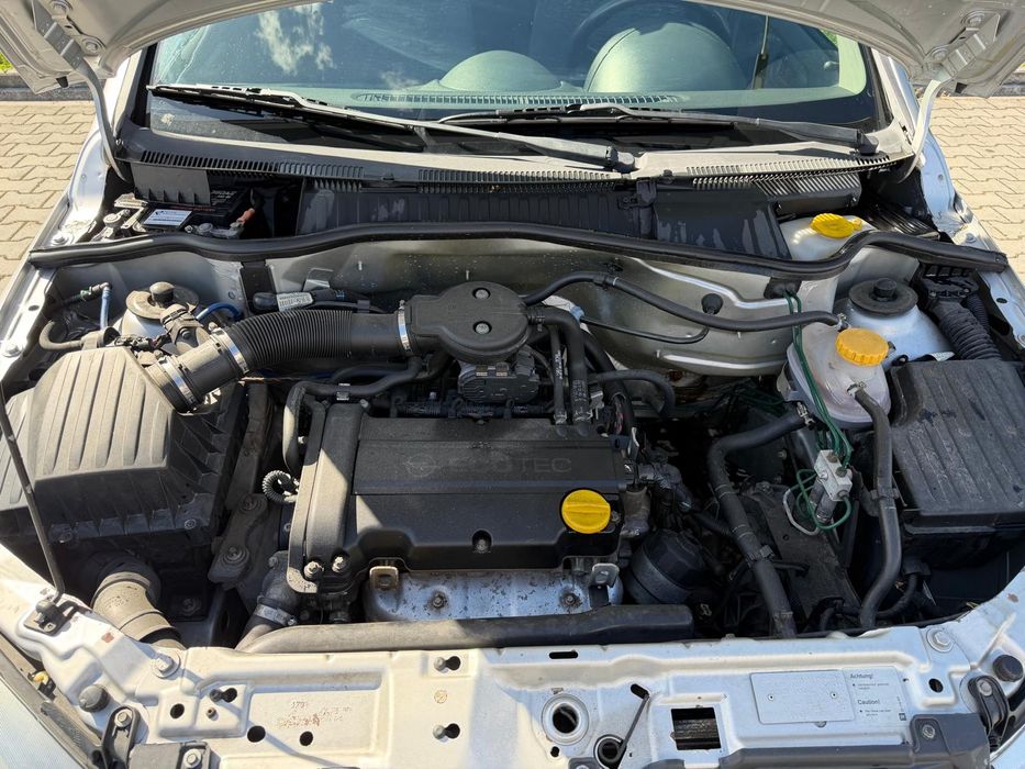 Opel corsa 1.2 gasolina