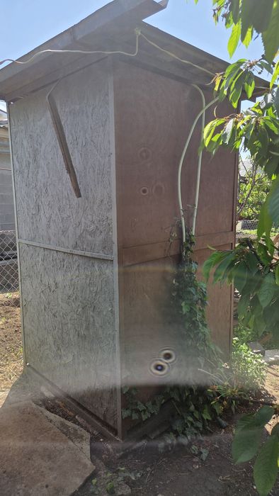 Літній душ, металевий каркас