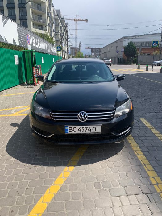 Продаю Volkswagen Passat B7 2,5 бензин 2013 року пригнаний з Америки в 2019 році пробіг 131 тис.км в хорошому стані (в Україні я перший власник) літня резина відїздила один сезон є ще зимова інші подробиці по телефону (перекупам  і площадкам прохання не турбувати)