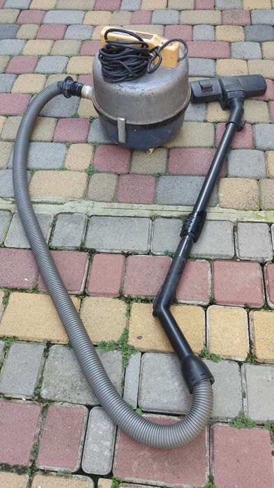 Пилососи.Вітязь,Ауріка.