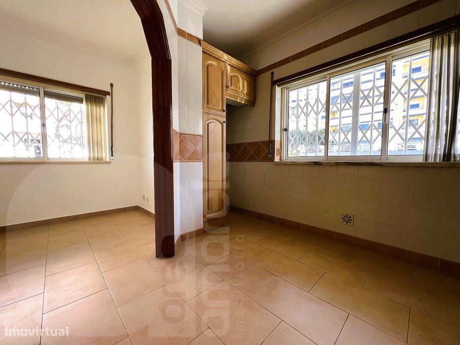 Apartamento T1 localizado em Corroios.