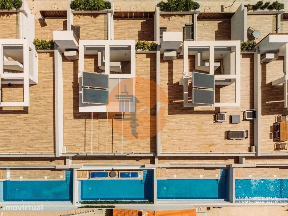 Fantásticas moradias em zona privilegiada da Fuzeta com vista mar!