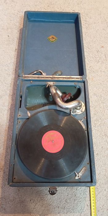 Патефон. Фабрика Красногвардейск