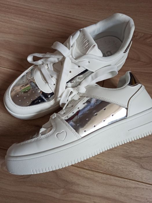 Sg Białe adidasy 38 Cropp biale damskie sneakersy 38 ze srebrnym