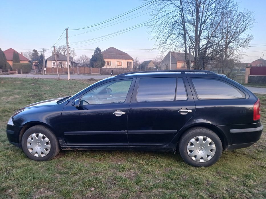 Продам нерозмитнену шкоду октавія 2005 року 2.0 диз ,для військового