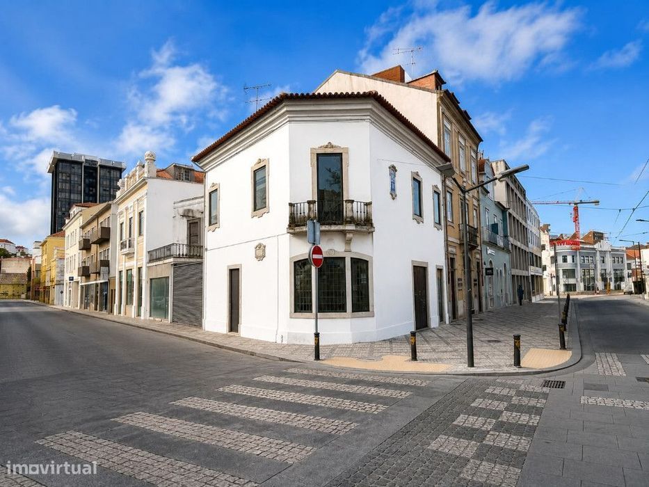 Building, Baixa
