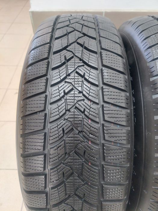 Пара зимової гуми зима зимня Dunlop R17 215 65