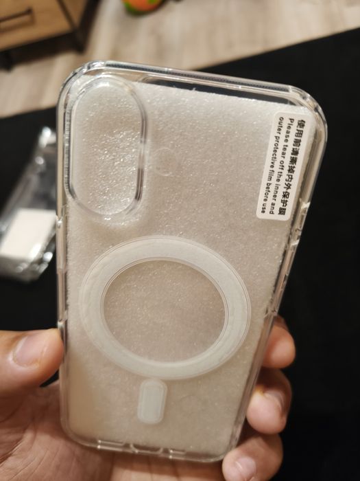 iPhone 16 – Grube Silikonowe Etui MagSafe – NOWE