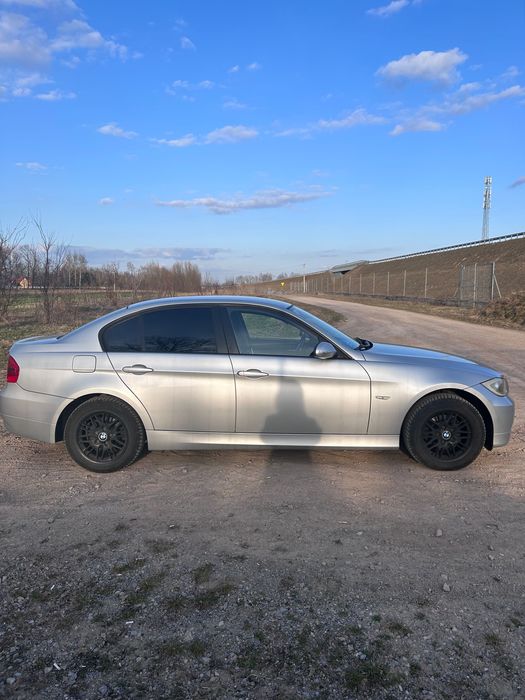 BMW e90 318i 2006r