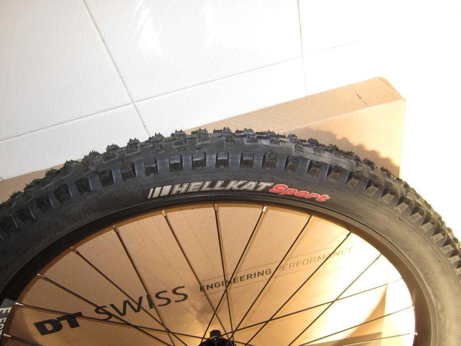 Roda 29"nova DT Swiss, 30mm larg.interna Boost 148x12 Microspline, CL.