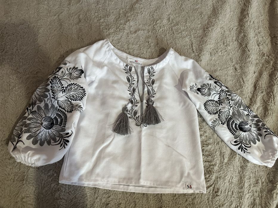 Продам вишиванку для дівчинки