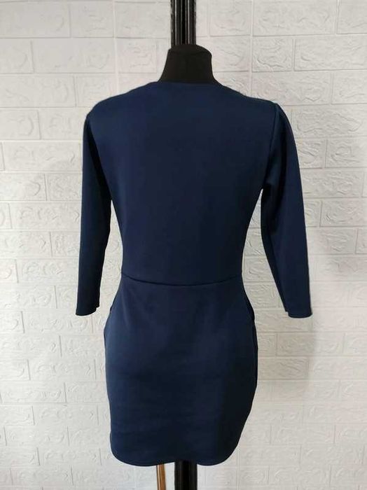 Sukienka rozmiar m koktajlowa cena 18 zł