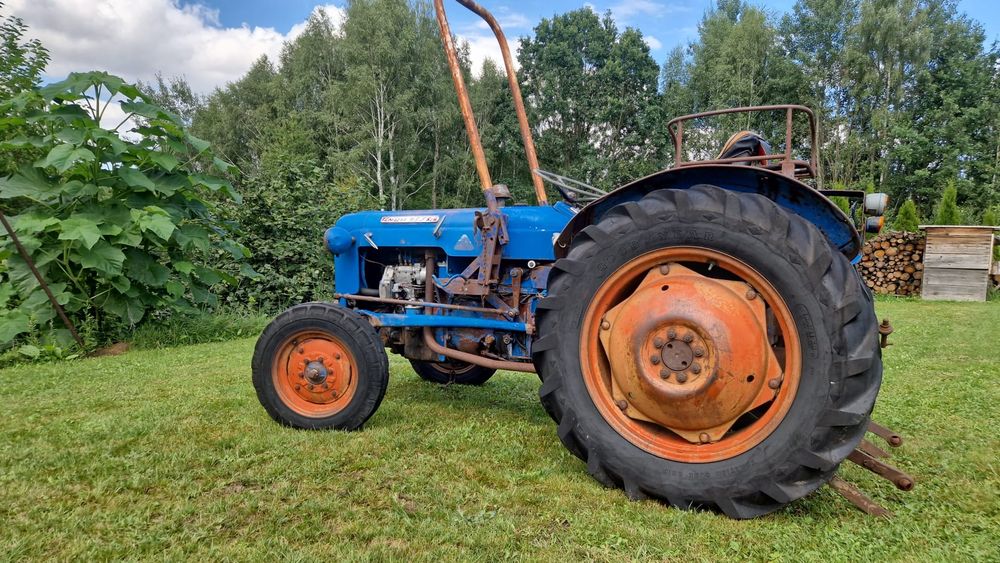 Traktor Ford Fordson Dexta, 32KM, 
Więcej informacji pod numerem tel.
