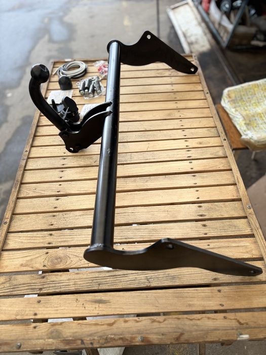 НОВИЙ! Фаркоп Рено Дачия Логан СЕДАН 2004-2013 первый кузов