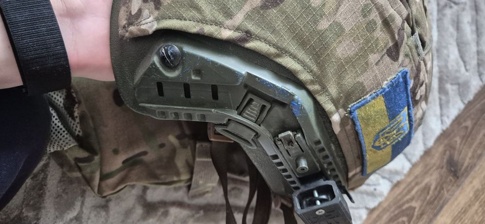 Шолом тактичний.