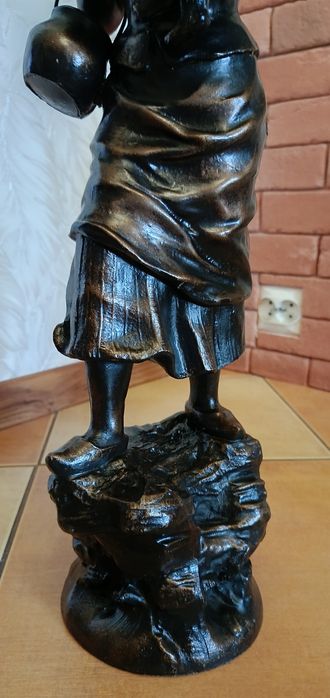Stare - rzeźby figurki