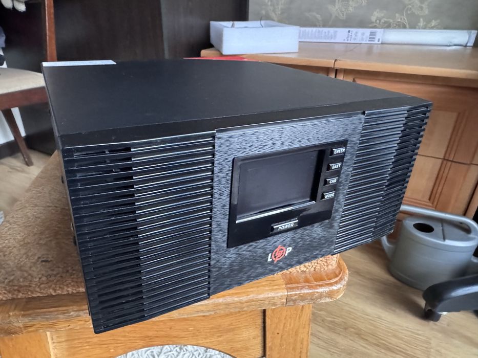 ДБЖ Logic power LPM-PSW-1500VA+ (1050Bт)