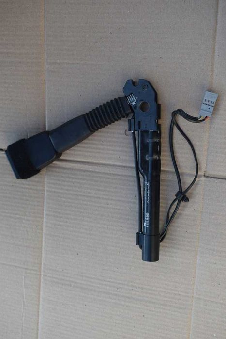 napinacz fotela prawy prawego BMW 3 E90 E91 330I 07R