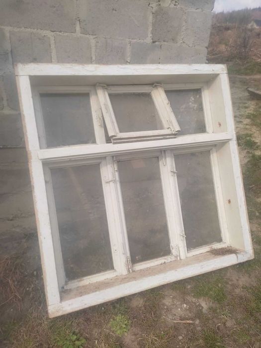 Віддам безкоштовно старі деревяні вікна двері. Тільки самовивіз.