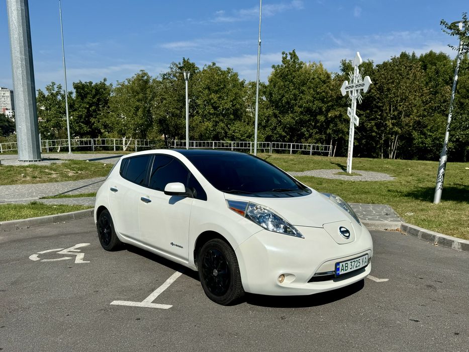 Nissan Leaf 2014 • Tekna • 24 kWh • Webasto