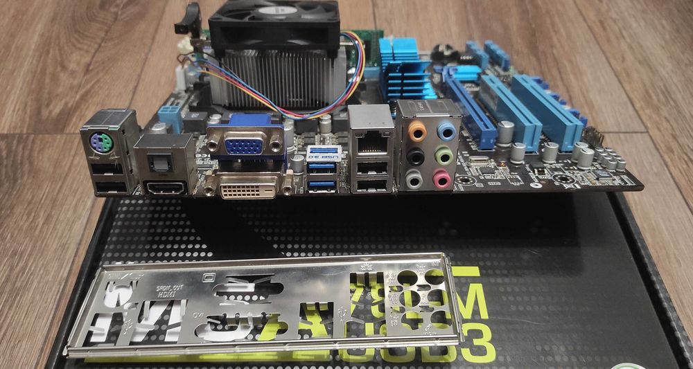 Комплект AM3+ (плата, процесор, пам'ять)